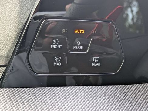Used 2026 Volkswagen GTI SE FWD image 27