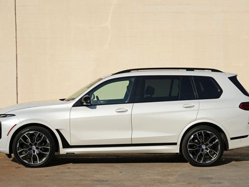 Used 2023 BMW X7 M60i w/ Climate Comfort Package AWD/4WD image 55