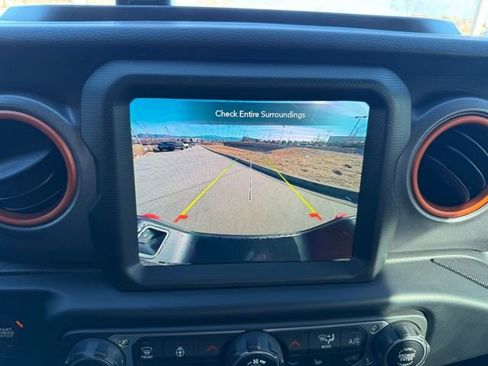 Used 2023 Jeep Gladiator Mojave w/ Cold Weather Group image 21