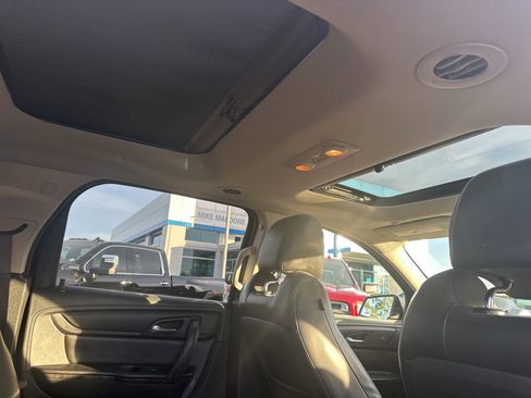 Used 2015 GMC Acadia SLT image 27