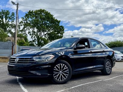 Used 2019 Volkswagen Jetta SE w/ Cold Weather Package