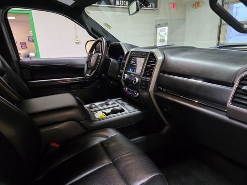 Used 2019 Ford Expedition XLT w/ Equipment Group 202A image 29