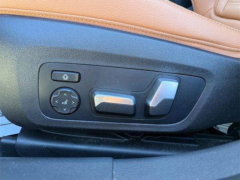 Used 2020 BMW 330i xDrive Sedan w/ Premium Package image 33