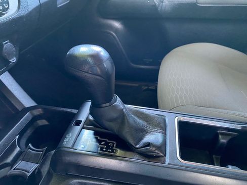 Used 2017 Toyota Tacoma 2WD Access Cab image 36