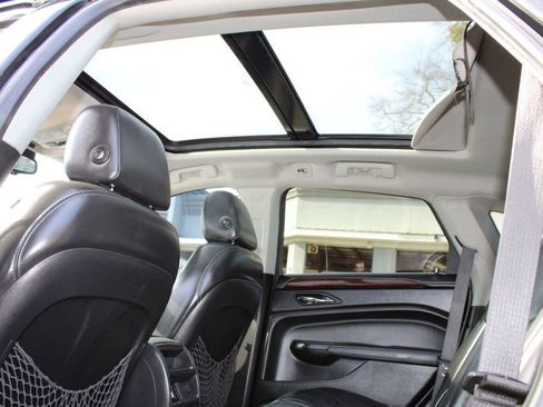 Used 2016 Cadillac SRX Luxury w/ Driver Awareness Package image 17