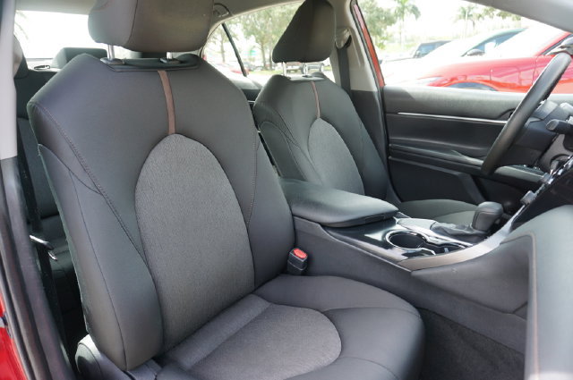Used 2020 Toyota Camry LE FWD image 2