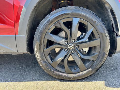 Used 2022 Volkswagen Taos SE image 24