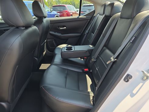 Used 2025 Nissan Sentra SR w/ SR Premium Package FWD image 7