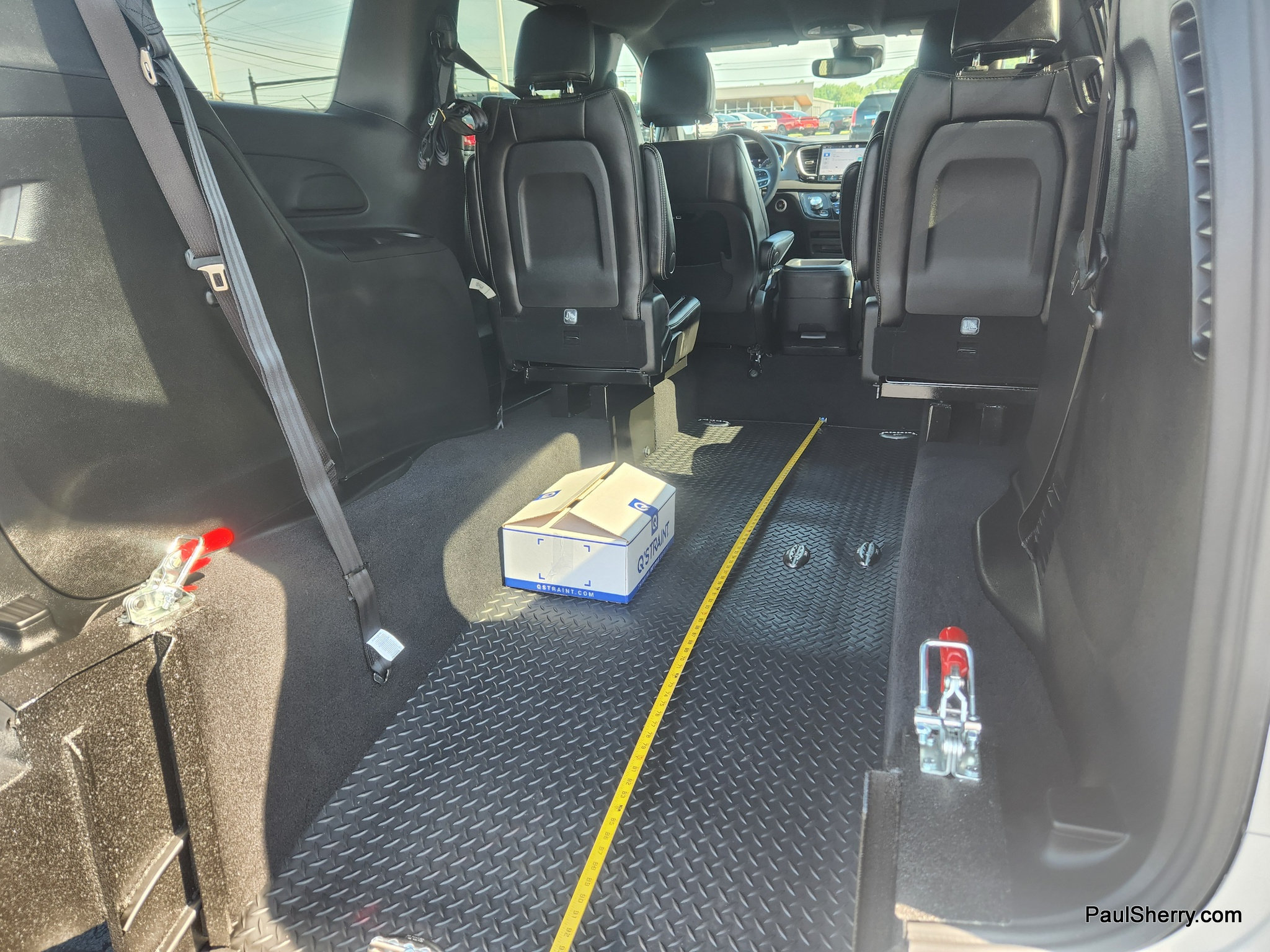 Used 2026 Chrysler Pacifica Select FWD image 4