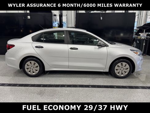 Used 2018 Kia Rio LX image 2