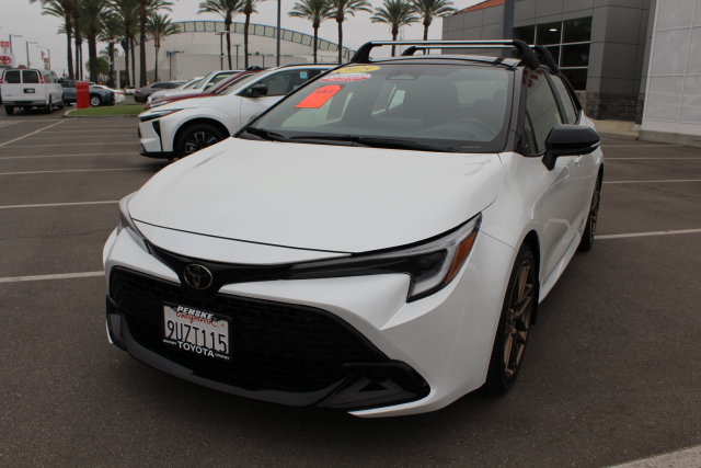 Certified 2025 Toyota Corolla Hatchback w/ SE Package FWD image 4