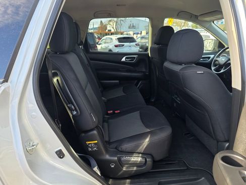 Used 2018 Nissan Pathfinder SV image 26