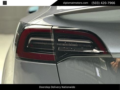 Used 2020 Tesla Model 3 Performance image 15