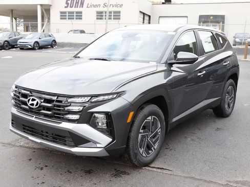 New 2026 Hyundai Tucson Blue SE image 6