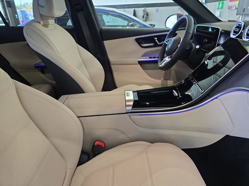 New 2026 Mercedes-Benz GLC 300 image 10