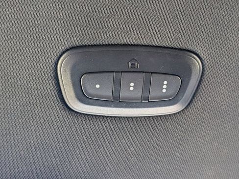 Used 2024 Jeep Wagoneer L Series II RWD image 15