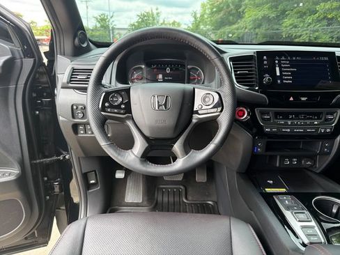 Used 2024 Honda Passport Black Edition image 16