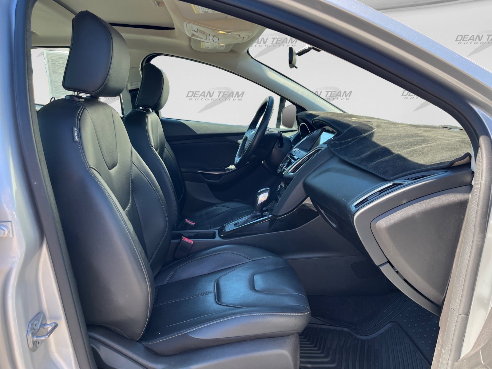 Used 2018 Ford Focus Titanium FWD image 17