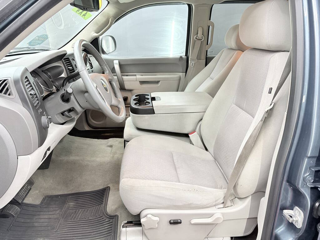 Used 2013 Chevrolet Silverado 1500 LT w/ All-Star Edition AWD/4WD image 9