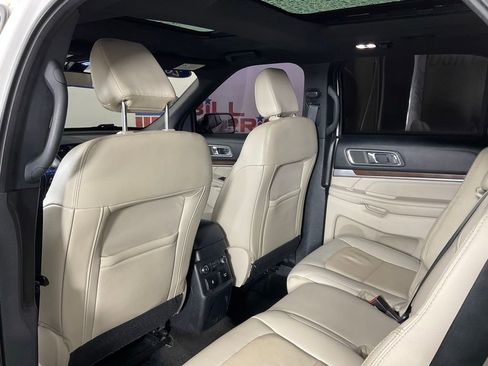 Used 2018 Ford Explorer Limited w/ Equipment Group 301A FWD image 15