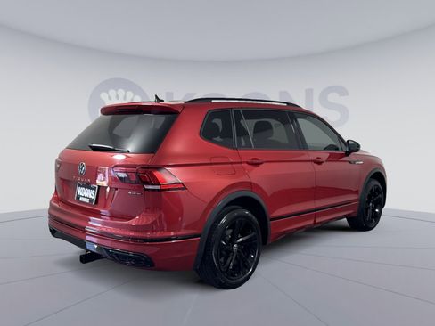 Used 2024 Volkswagen Tiguan SE R-Line AWD/4WD image 7