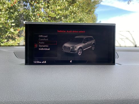 Used 2017 Audi Q7 3.0T Premium Plus w/ Premium Plus Package image 26