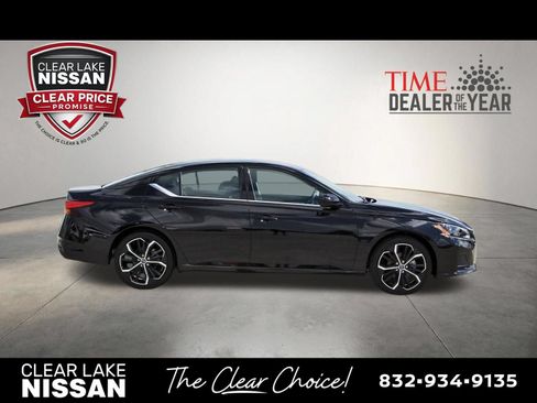 Certified 2025 Nissan Altima 2.5 SR FWD image 8