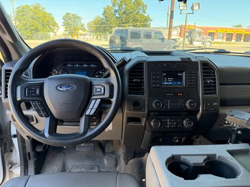 Used 2017 Ford F250 XL w/ Power Equipment Group image 43