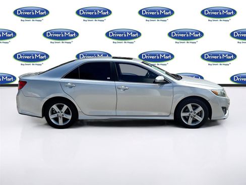 Used 2013 Toyota Camry SE FWD image 8