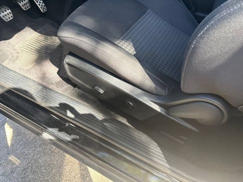 Used 2019 Dodge Challenger R/T RWD image 5