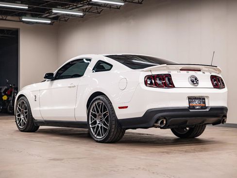 Used 2011 Ford Mustang Shelby GT500 w/ SVT Performance Pkg RWD image 29