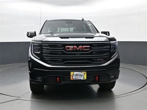 Used 2023 GMC Sierra 1500 AT4 w/ Technology Package image 2