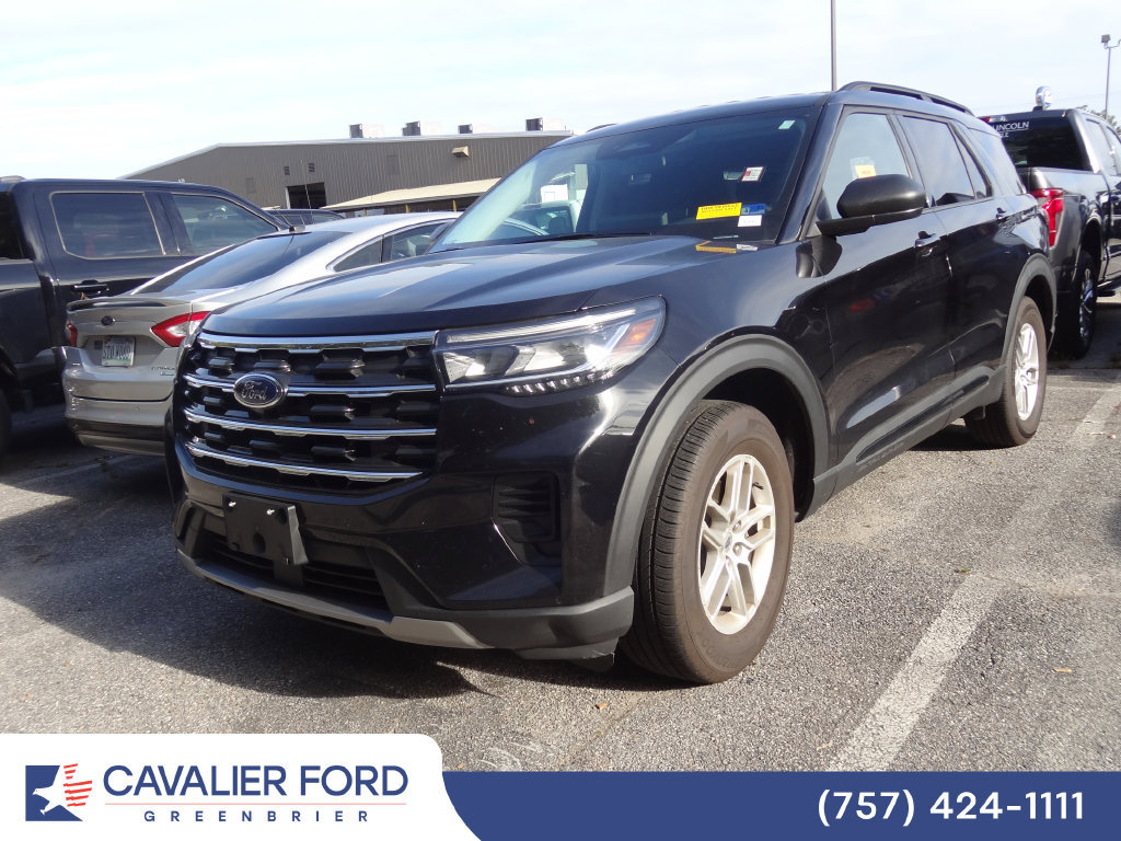 Used 2026 Ford Explorer Active AWD/4WD image 3