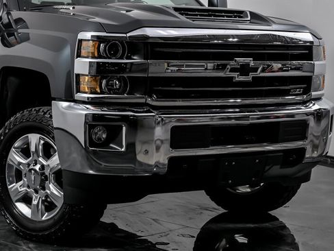 Used 2019 Chevrolet Silverado 2500 LTZ w/ Duramax Plus Package image 2