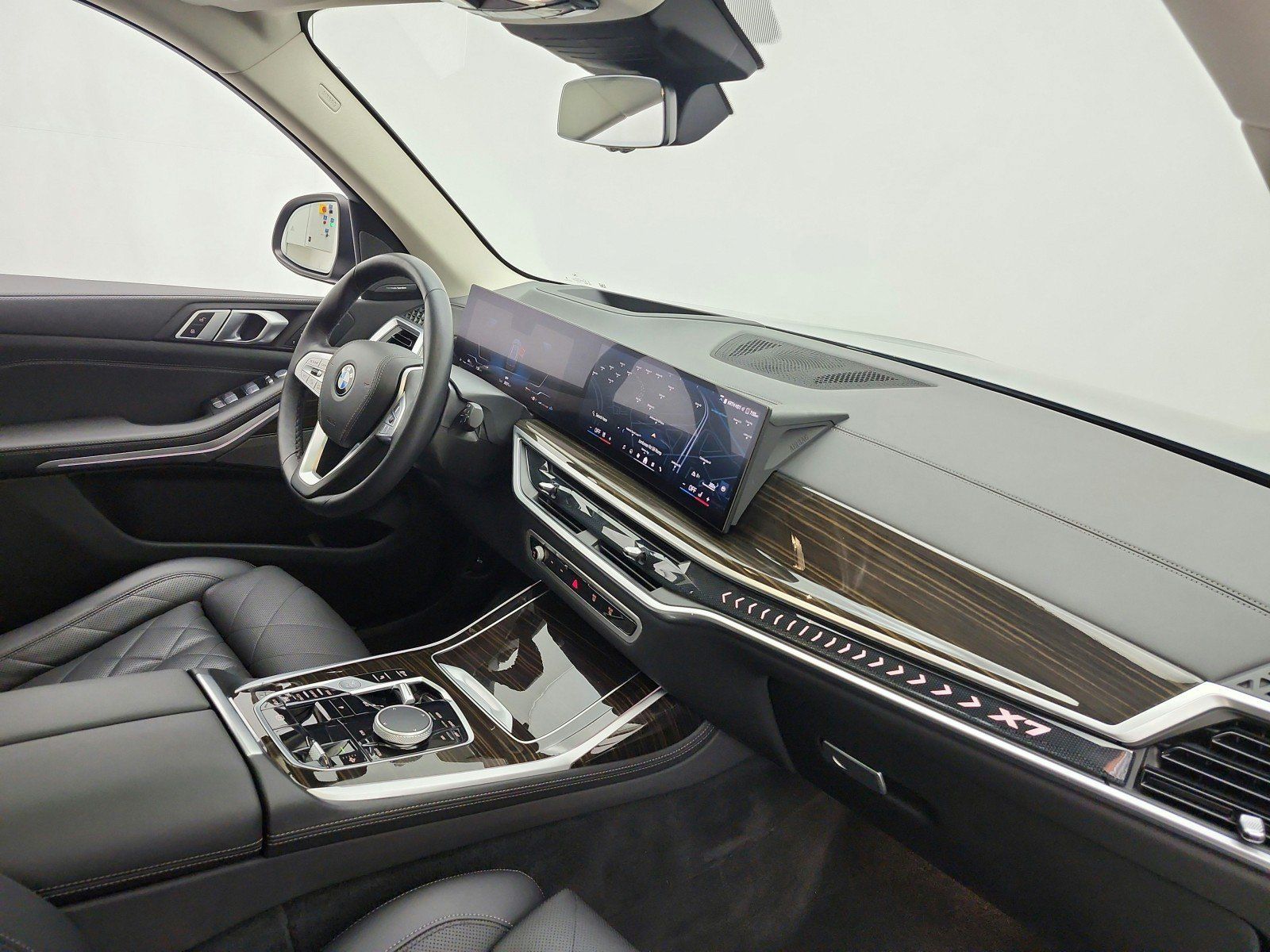 Used 2024 BMW X7 xDrive40i w/ Premium Package AWD/4WD image 18