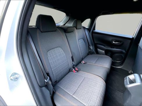 Used 2025 Honda HR-V Sport image 18