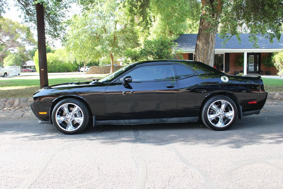 Used 2013 Dodge Challenger R/T Plus RWD image 2
