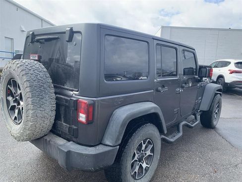 Used 2018 Jeep Wrangler Unlimited Sport S image 4