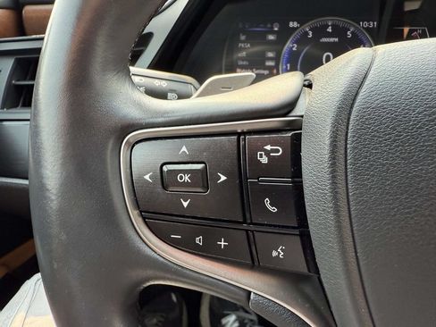 Used 2025 Lexus ES 350 w/ Premium Package FWD image 23