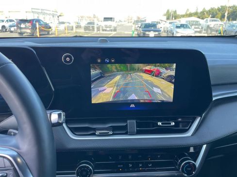 Used 2025 Chevrolet Equinox LT image 17