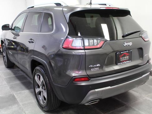 Used 2019 Jeep Cherokee Limited AWD/4WD image 4
