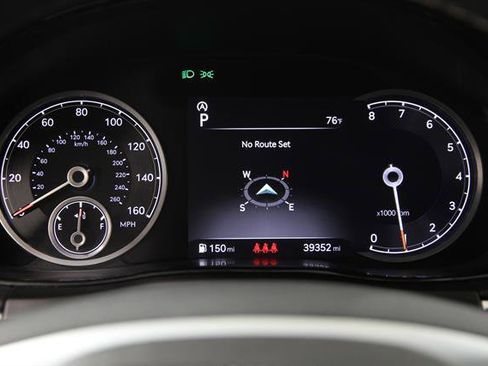 Certified 2024 Genesis GV70 3.5T Sport w/ Sport Advanced Package AWD/4WD image 8