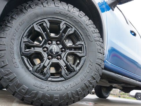 Used 2022 Chevrolet Silverado 1500 ZR2 w/ Technology Package image 11