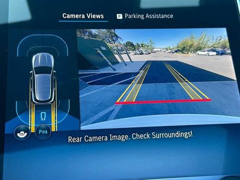 Used 2025 Mercedes-Benz GLC 300 image 23