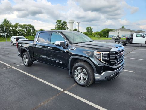 Used 2026 GMC Sierra 1500 SLT AWD/4WD image 9
