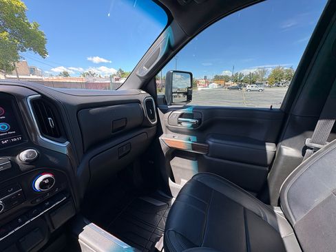 Used 2022 Chevrolet Silverado 3500 High Country AWD/4WD image 31