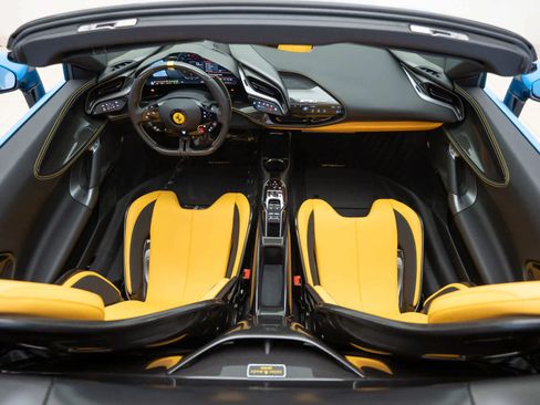 Used 2022 Ferrari SF90 Spider AWD/4WD image 18