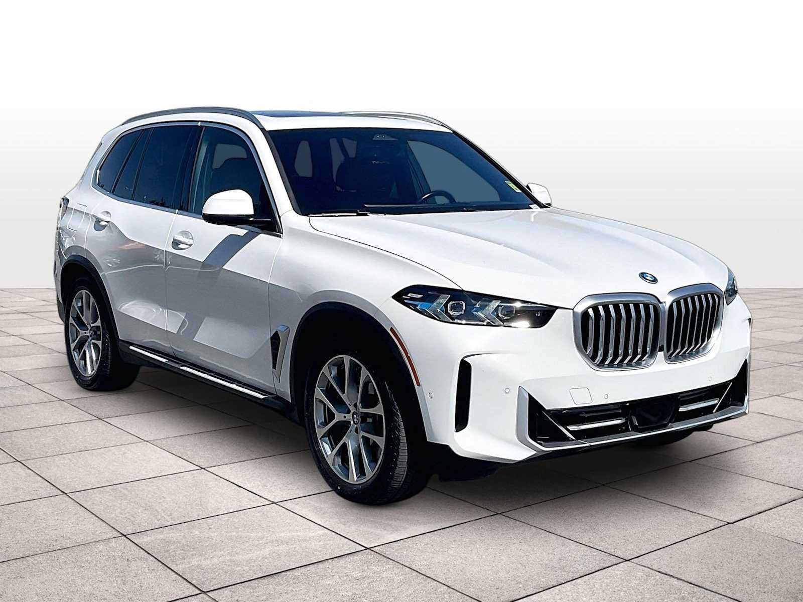 Used 2025 BMW X5 xDrive50e AWD/4WD image 2