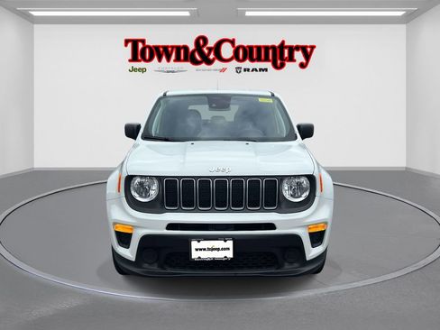 Certified 2023 Jeep Renegade Latitude image 2