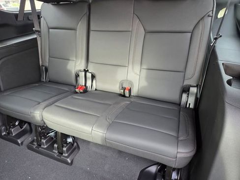 New 2026 Chevrolet Suburban High Country image 7